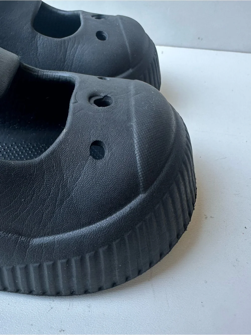 Toddler Black Foam Clogs Adjustable Strap Shoes US Size 9 Lightweight Unisex